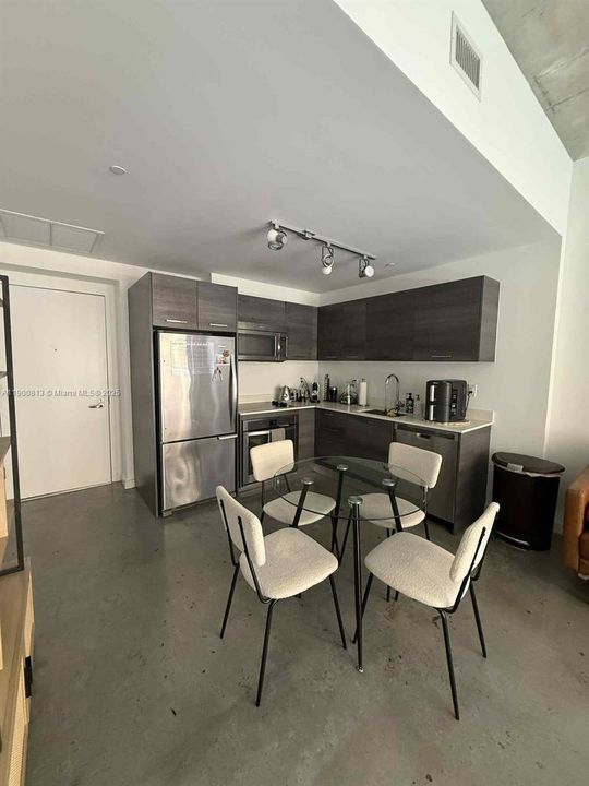 出租: $2,250 (1 贝兹, 1 浴室, 533 平方英尺)