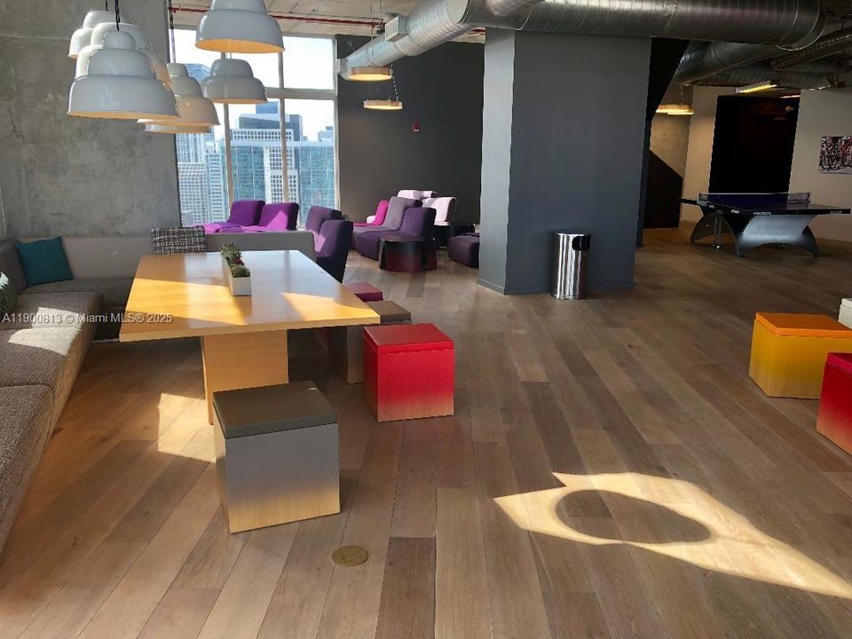 出租: $2,250 (1 贝兹, 1 浴室, 533 平方英尺)