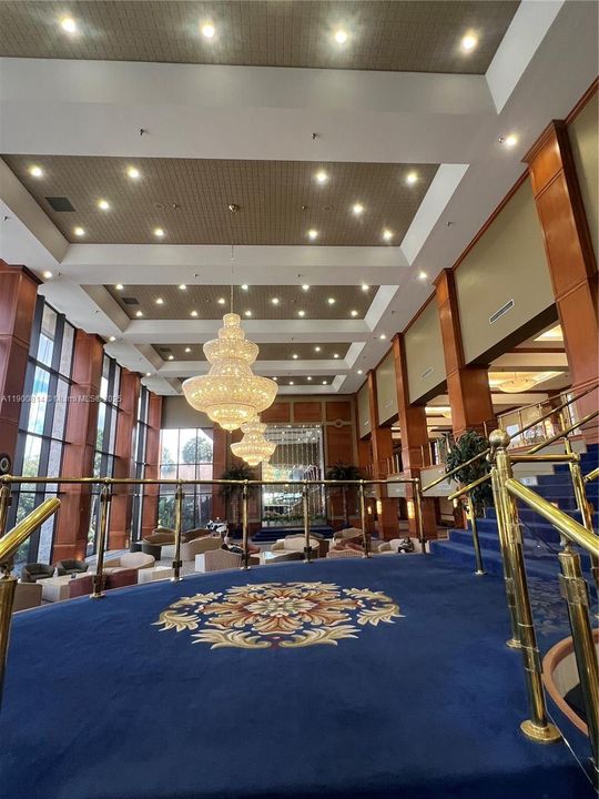 Active With Contract: $1,750 (2 beds, 1 baths, 953 Square Feet)