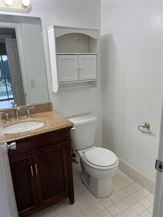 Active With Contract: $1,750 (2 beds, 1 baths, 953 Square Feet)