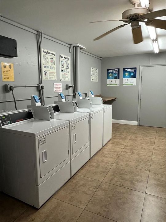 Active With Contract: $1,750 (2 beds, 1 baths, 953 Square Feet)