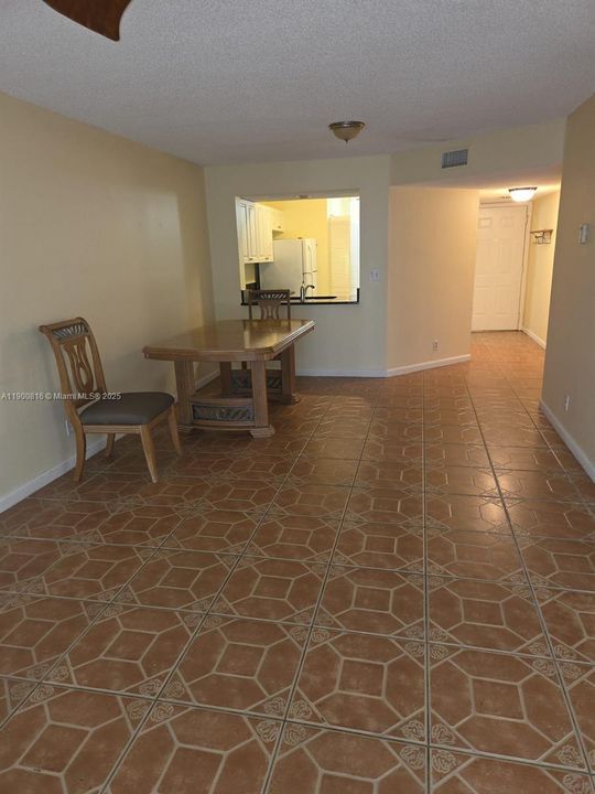 En Venta: $190,000 (2 camas, 2 baños, 920 Pies cuadrados)