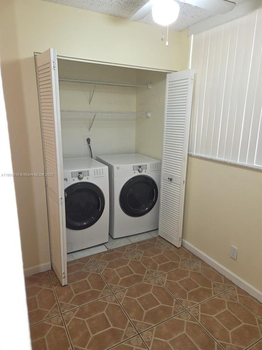 En Venta: $190,000 (2 camas, 2 baños, 920 Pies cuadrados)