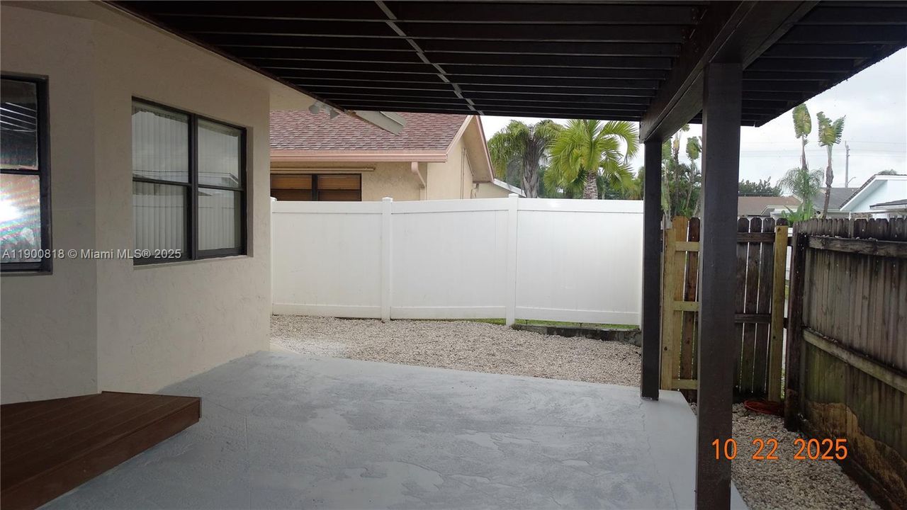 Recently Rented: $3,900 (3 beds, 2 baths, 2264 Square Feet)