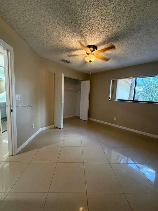 Recently Rented: $3,900 (3 beds, 2 baths, 2264 Square Feet)