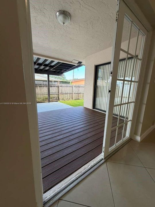 Recently Rented: $3,900 (3 beds, 2 baths, 2264 Square Feet)