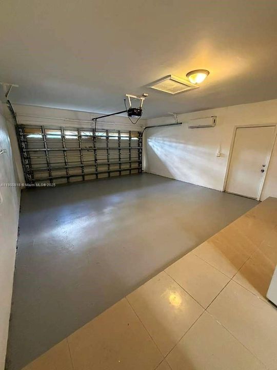 Recently Rented: $3,900 (3 beds, 2 baths, 2264 Square Feet)