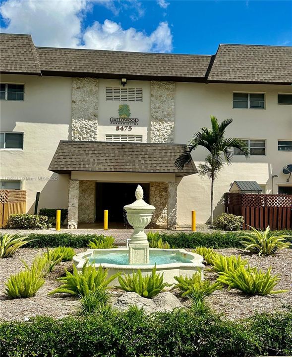 Active With Contract: $2,050 (2 beds, 1 baths, 866 Square Feet)