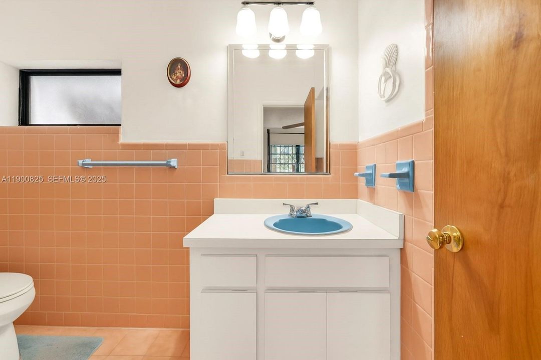 For Sale: $1,150,000 (4 beds, 2 baths, 3058 Square Feet)