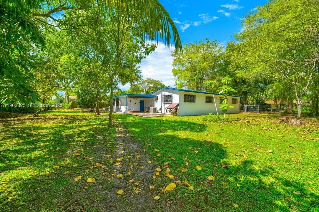 For Sale: $1,150,000 (4 beds, 2 baths, 3058 Square Feet)