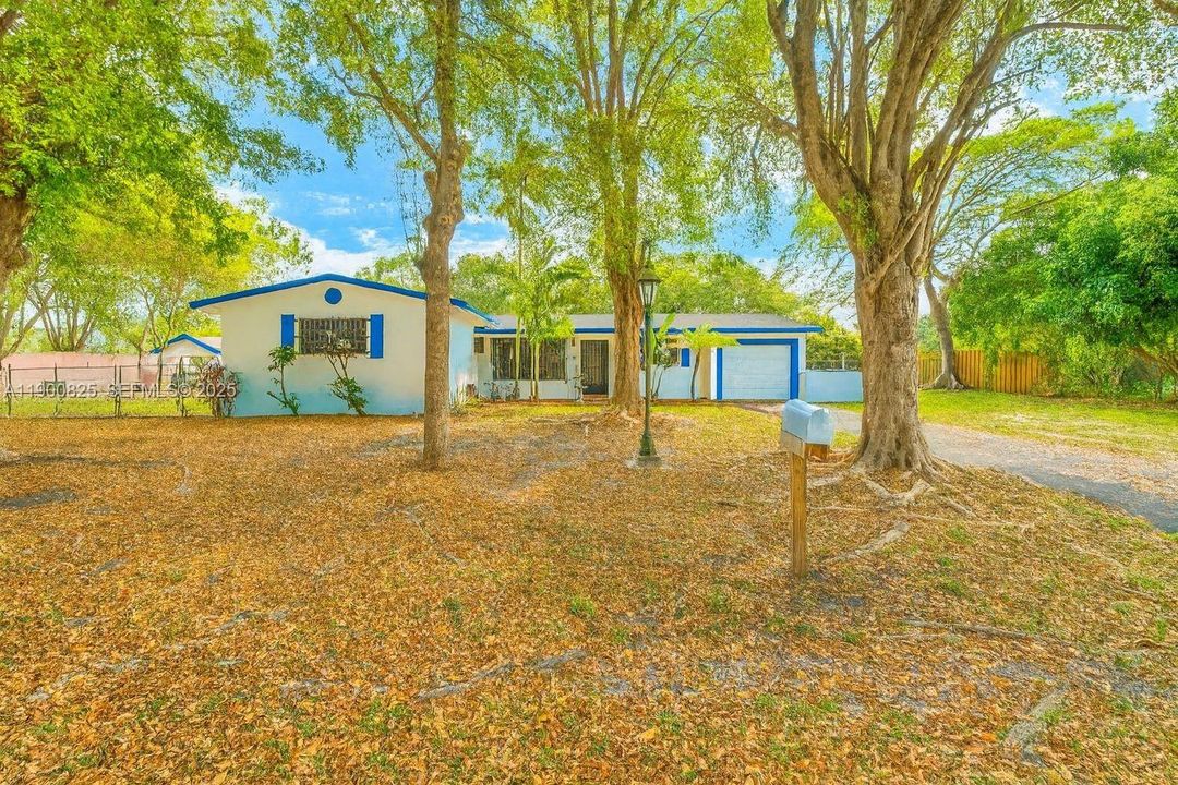 For Sale: $1,150,000 (4 beds, 2 baths, 3058 Square Feet)