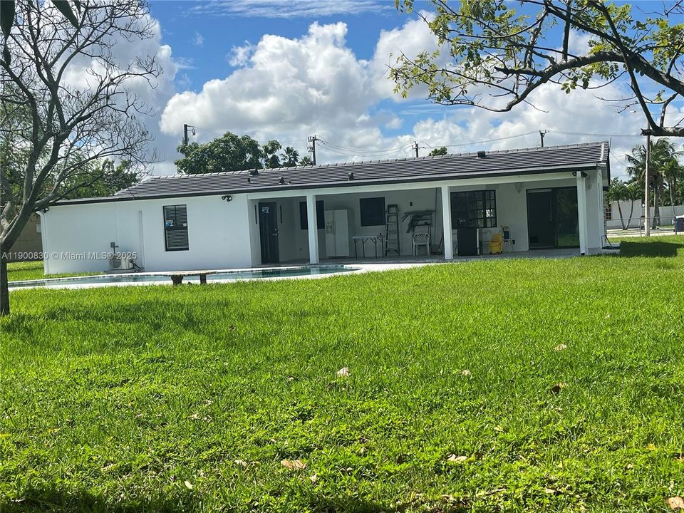 出租: $6,000 (4 贝兹, 2 浴室, 1934 平方英尺)