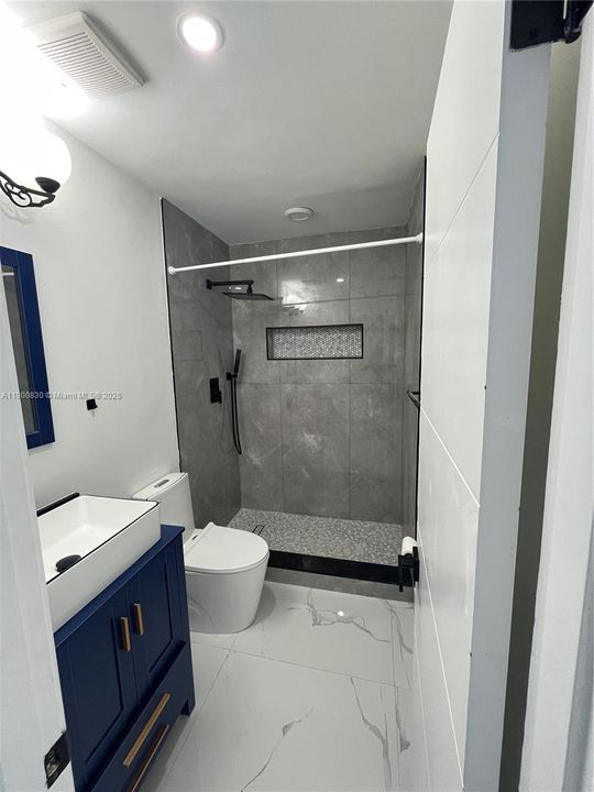 出租: $6,000 (4 贝兹, 2 浴室, 1934 平方英尺)