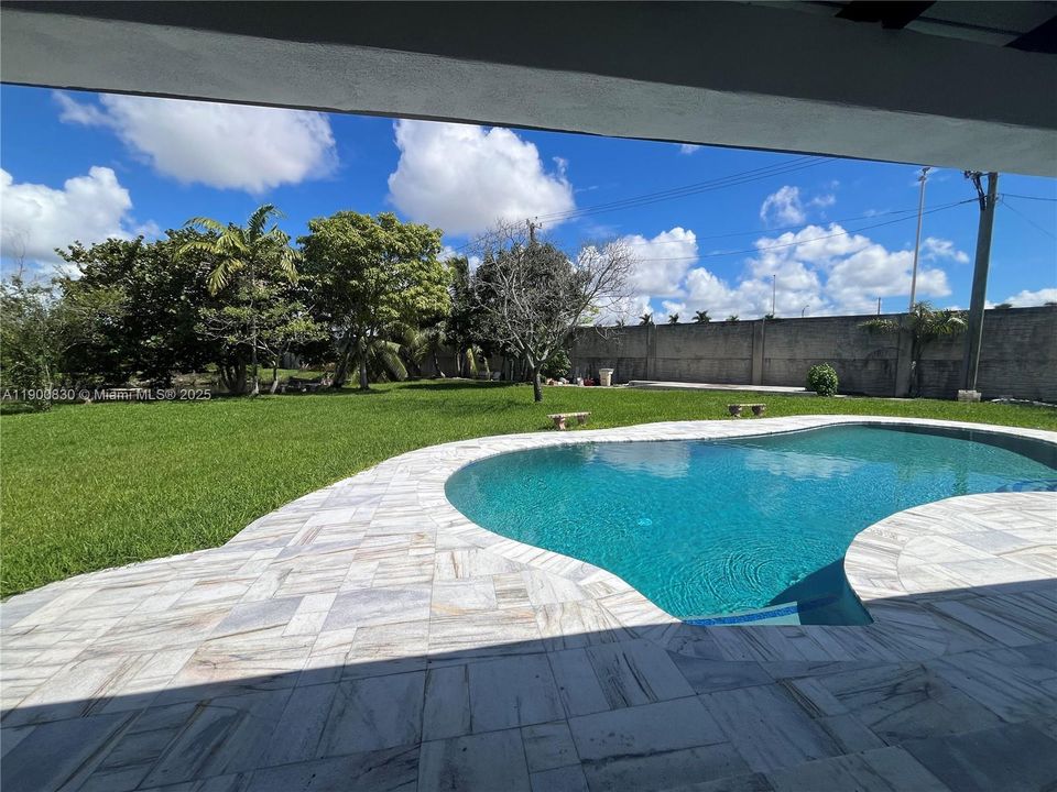 出租: $6,000 (4 贝兹, 2 浴室, 1934 平方英尺)