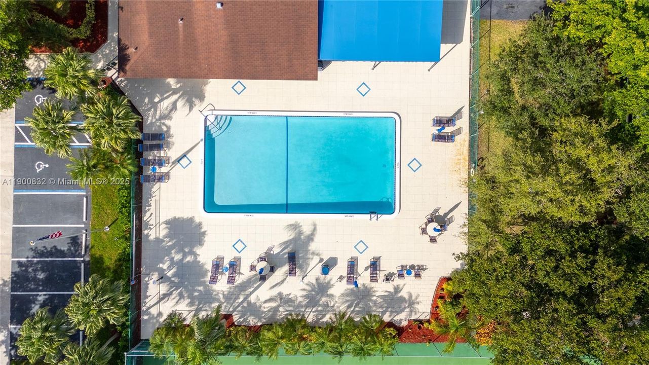 Active With Contract: $339,900 (2 beds, 2 baths, 1234 Square Feet)