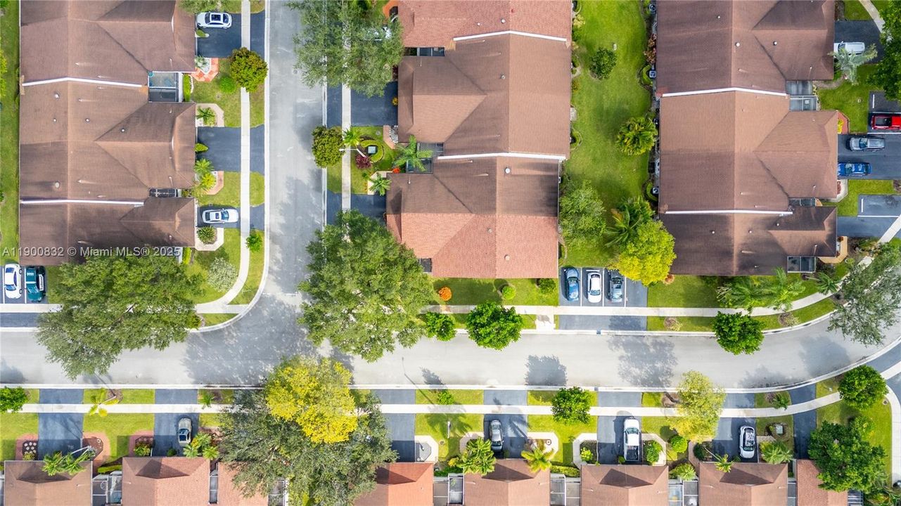 Active With Contract: $339,900 (2 beds, 2 baths, 1234 Square Feet)