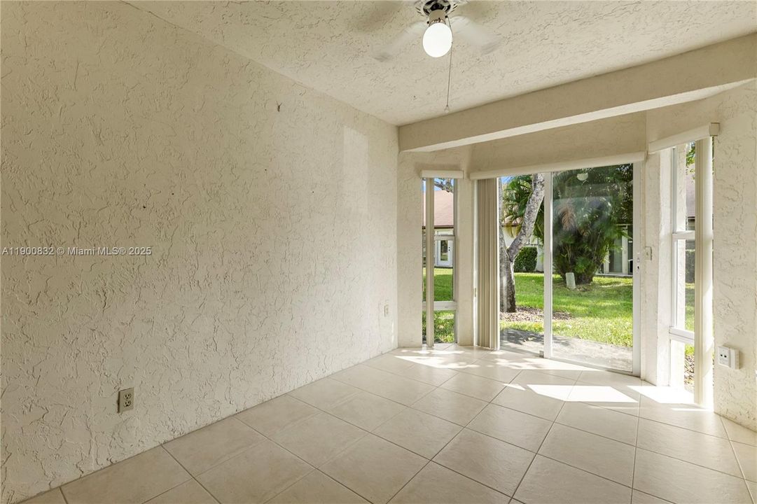 Active With Contract: $339,900 (2 beds, 2 baths, 1234 Square Feet)