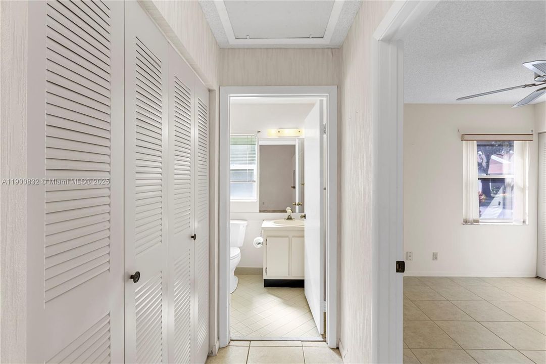 Active With Contract: $339,900 (2 beds, 2 baths, 1234 Square Feet)