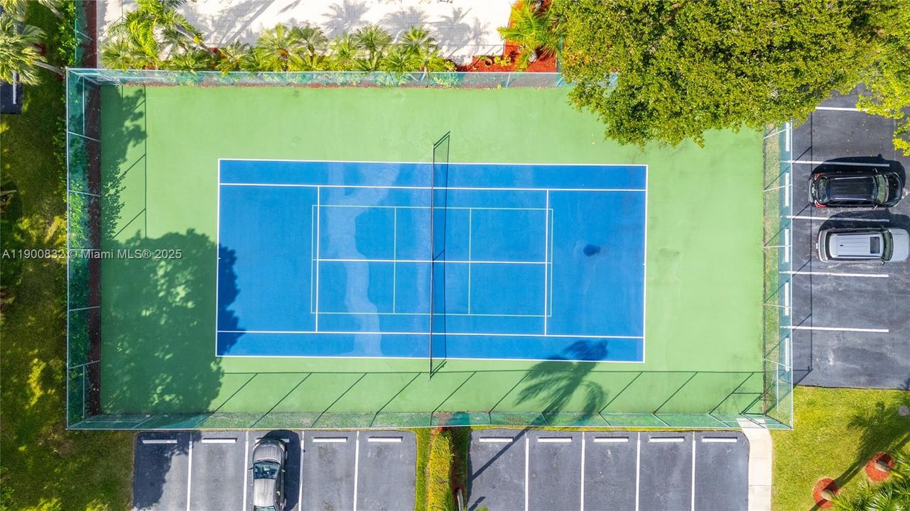 Active With Contract: $339,900 (2 beds, 2 baths, 1234 Square Feet)