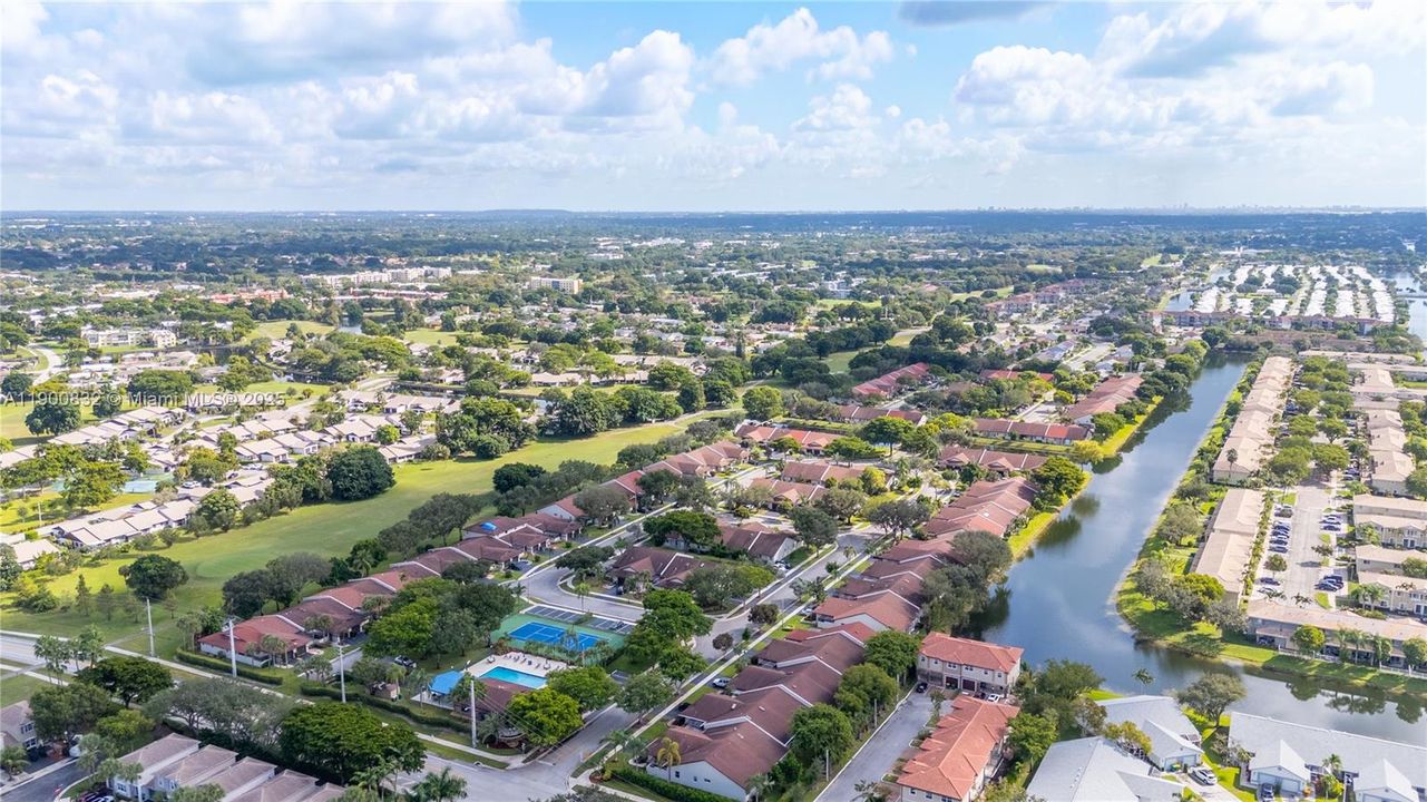 Active With Contract: $339,900 (2 beds, 2 baths, 1234 Square Feet)