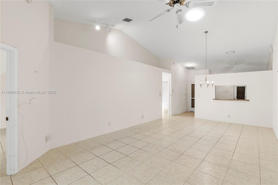 Active With Contract: $339,900 (2 beds, 2 baths, 1234 Square Feet)