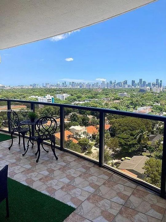 Recently Rented: $3,000 (2 beds, 2 baths, 1201 Square Feet)