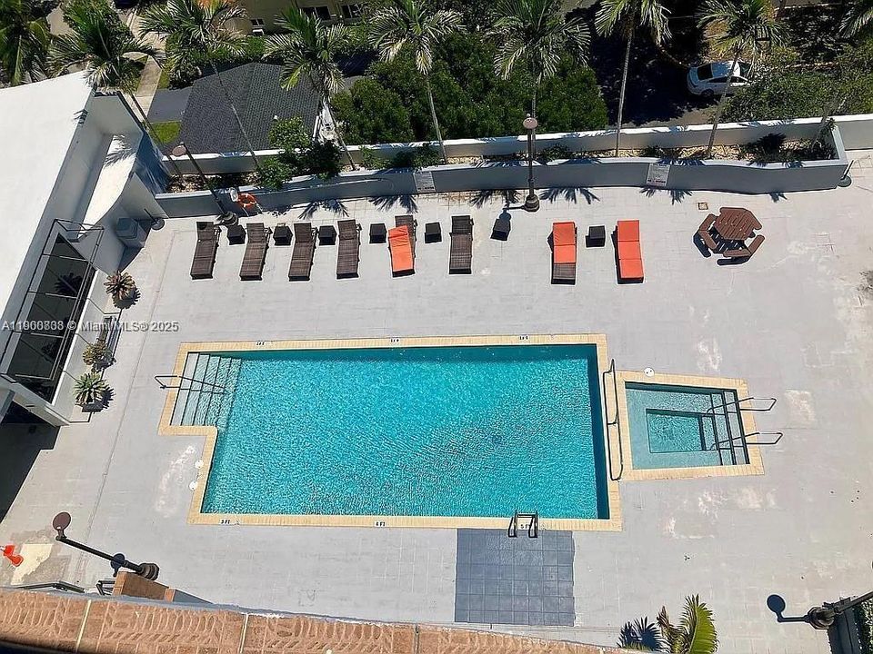 Recently Rented: $3,000 (2 beds, 2 baths, 1201 Square Feet)