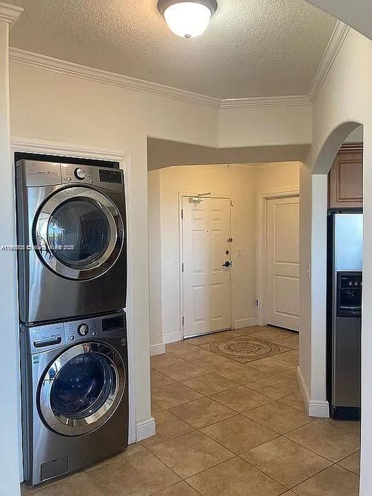 Recently Rented: $3,000 (2 beds, 2 baths, 1201 Square Feet)