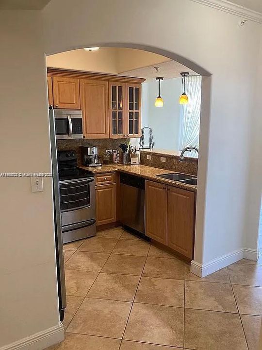Recently Rented: $3,000 (2 beds, 2 baths, 1201 Square Feet)