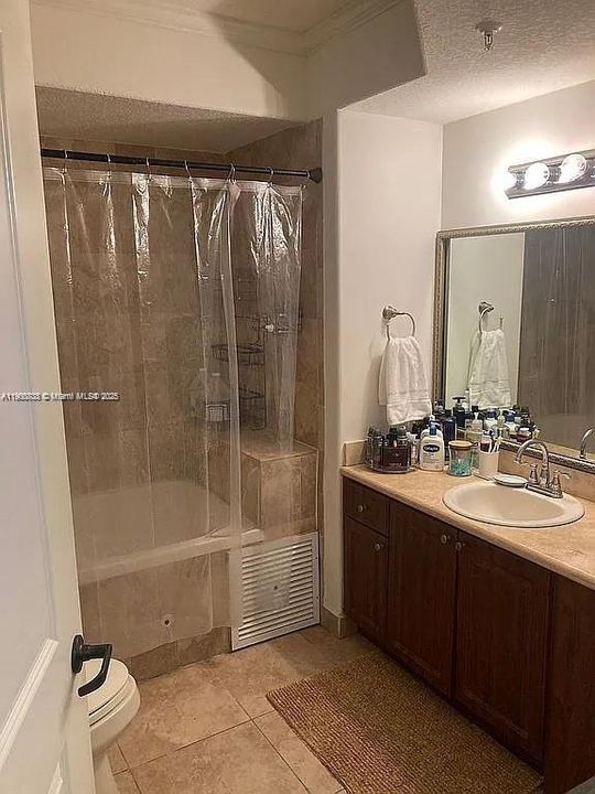 Recently Rented: $3,000 (2 beds, 2 baths, 1201 Square Feet)