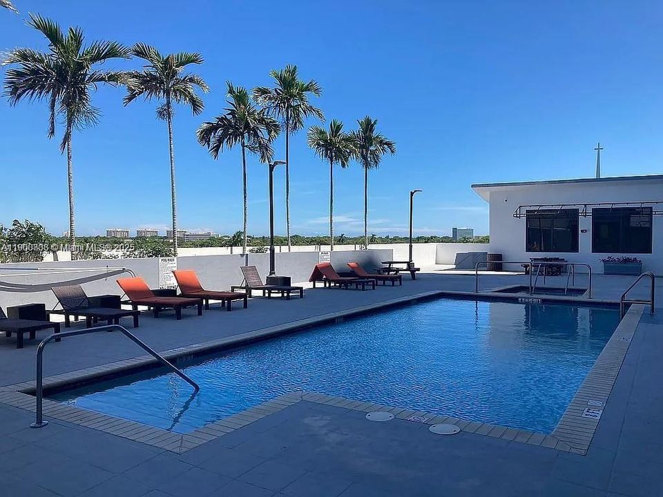 Recently Rented: $3,000 (2 beds, 2 baths, 1201 Square Feet)