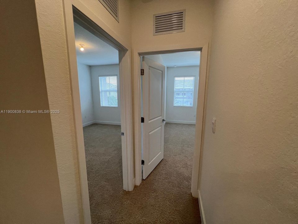 For Rent: $3,950 (4 beds, 3 baths, 1925 Square Feet)