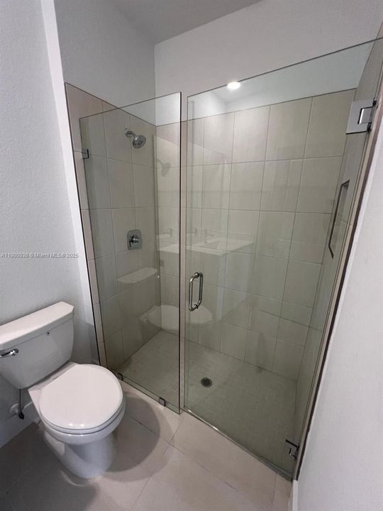 For Rent: $3,950 (4 beds, 3 baths, 1925 Square Feet)