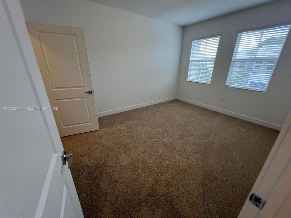 For Rent: $3,950 (4 beds, 3 baths, 1925 Square Feet)