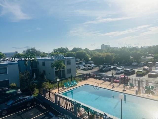 For Sale: $195,000 (1 beds, 1 baths, 620 Square Feet)