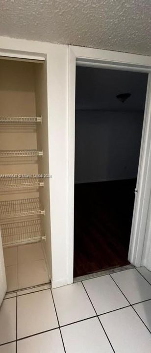 For Rent: $2,200 (2 beds, 2 baths, 870 Square Feet)