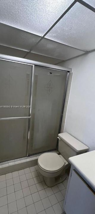 For Rent: $2,200 (2 beds, 2 baths, 870 Square Feet)