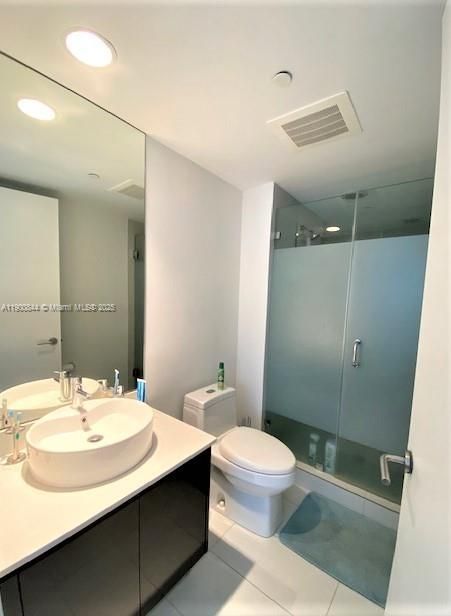 For Rent: $2,800 (1 beds, 1 baths, 852 Square Feet)