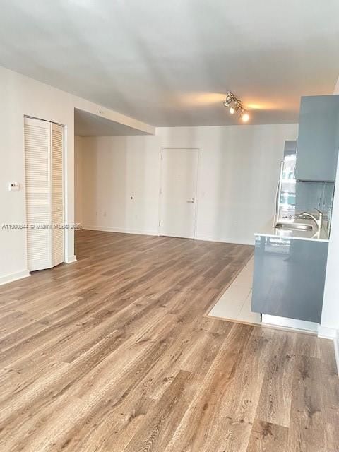 For Rent: $2,800 (1 beds, 1 baths, 852 Square Feet)
