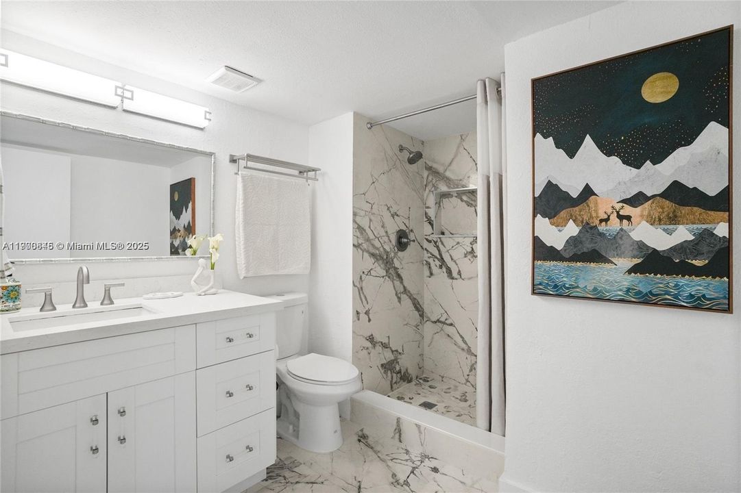 For Sale: $365,000 (2 beds, 2 baths, 1220 Square Feet)