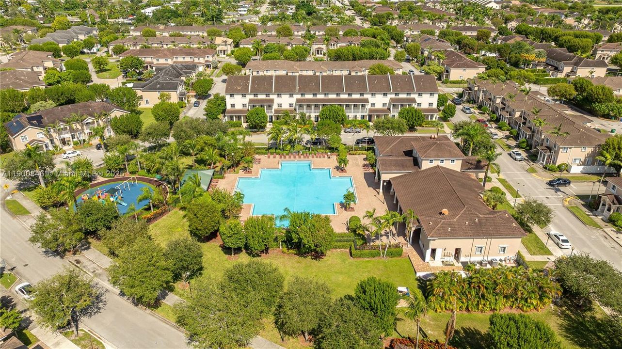 Active With Contract: $350,000 (3 beds, 2 baths, 1580 Square Feet)