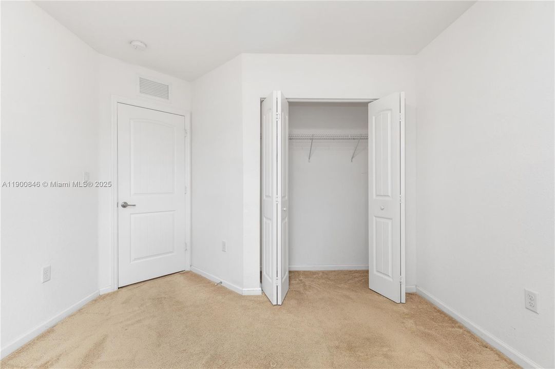 Active With Contract: $350,000 (3 beds, 2 baths, 1580 Square Feet)