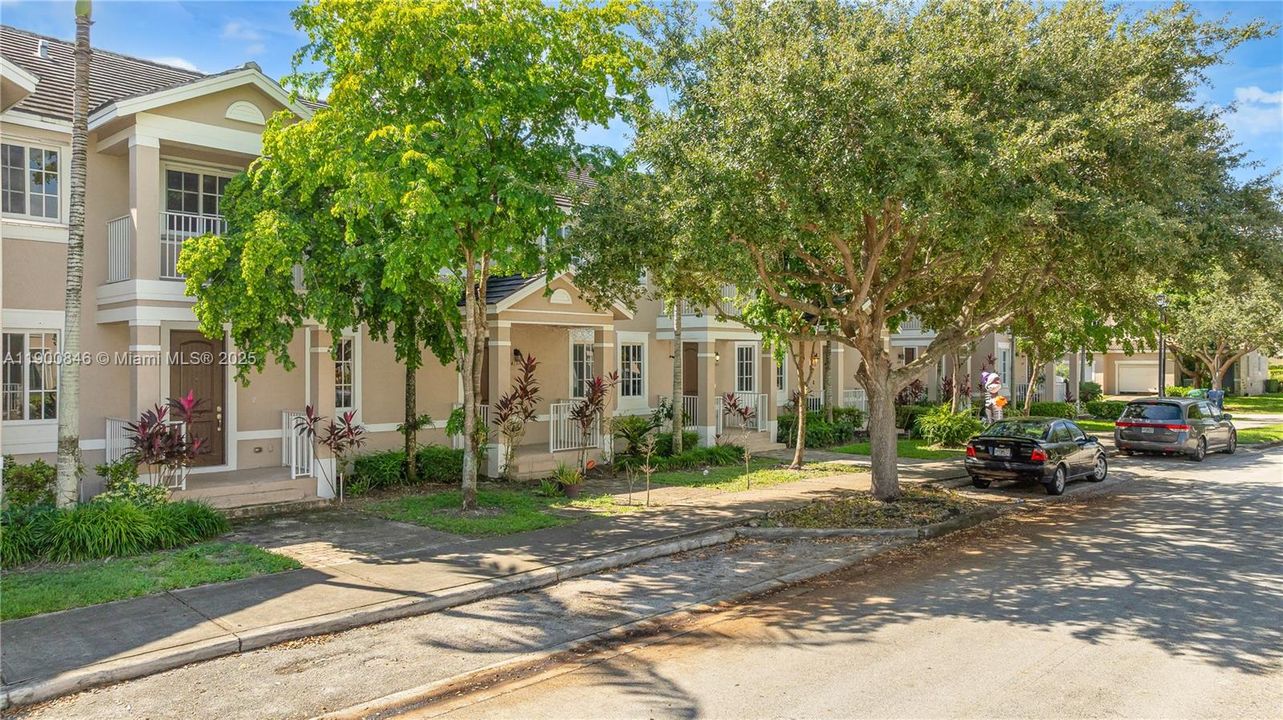 Active With Contract: $350,000 (3 beds, 2 baths, 1580 Square Feet)