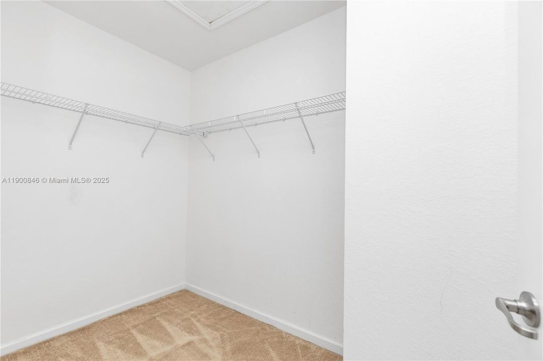 Active With Contract: $350,000 (3 beds, 2 baths, 1580 Square Feet)