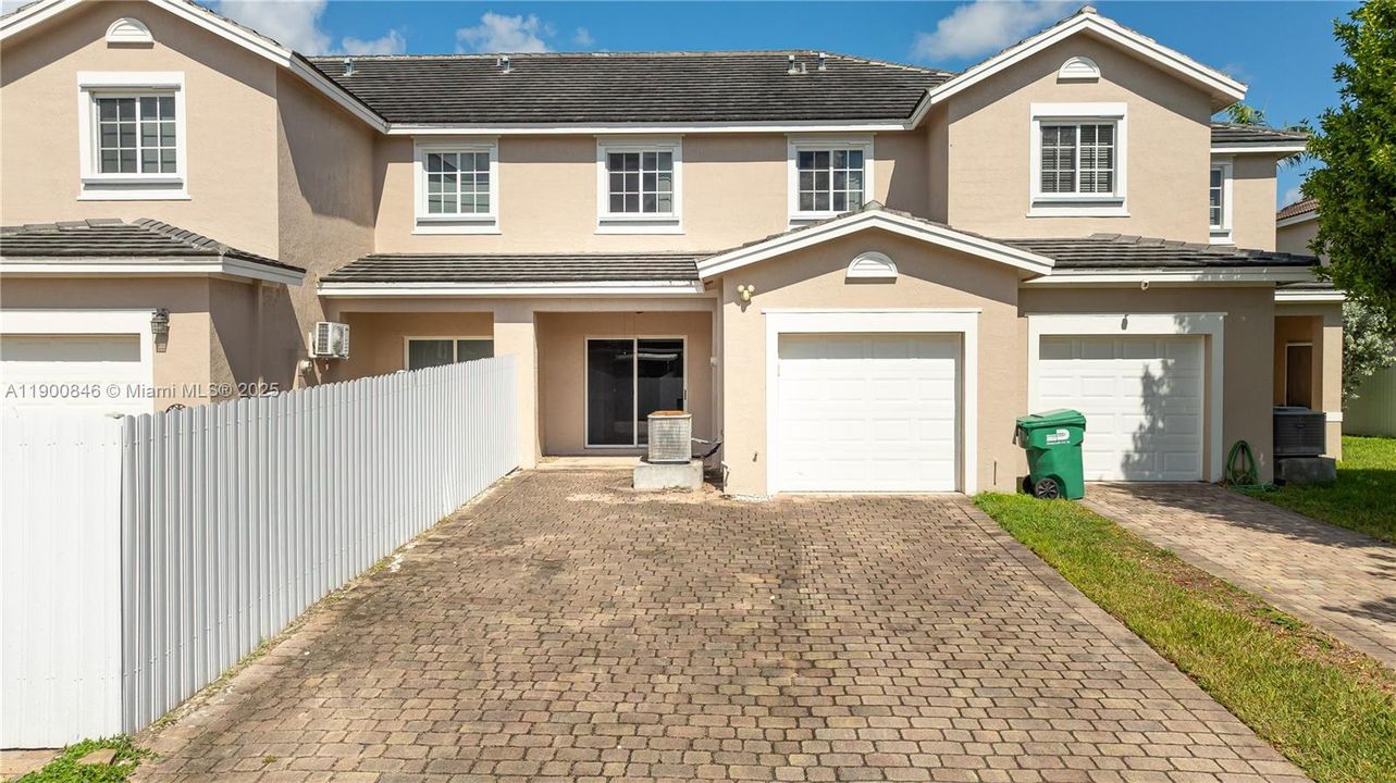 Active With Contract: $350,000 (3 beds, 2 baths, 1580 Square Feet)