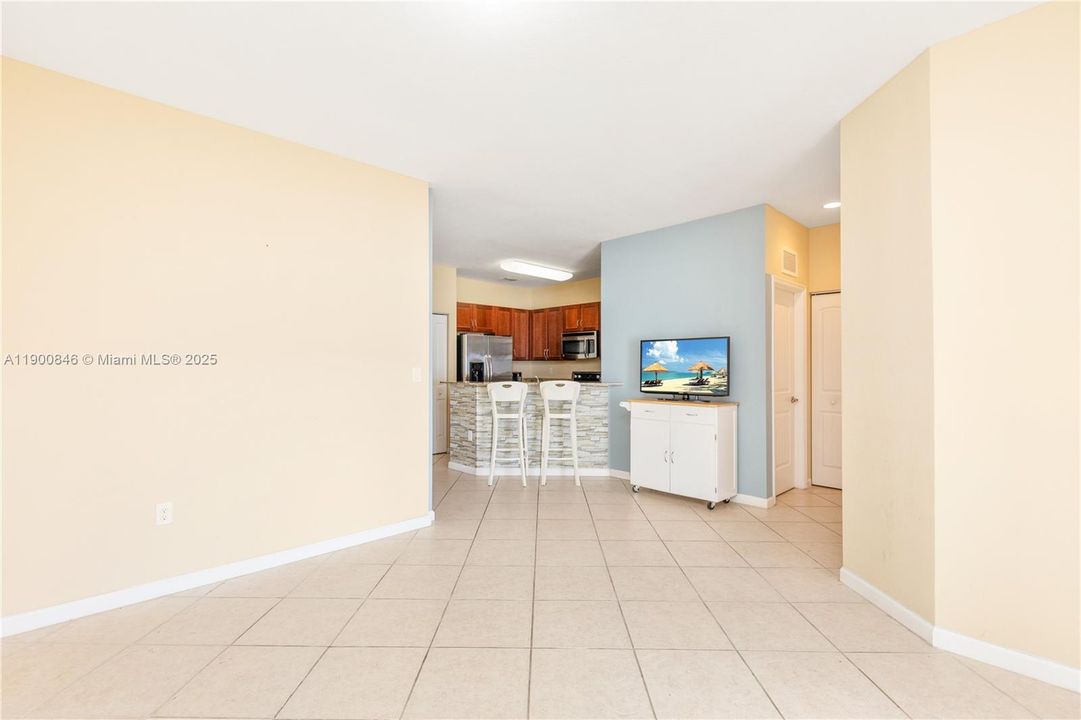 Active With Contract: $350,000 (3 beds, 2 baths, 1580 Square Feet)