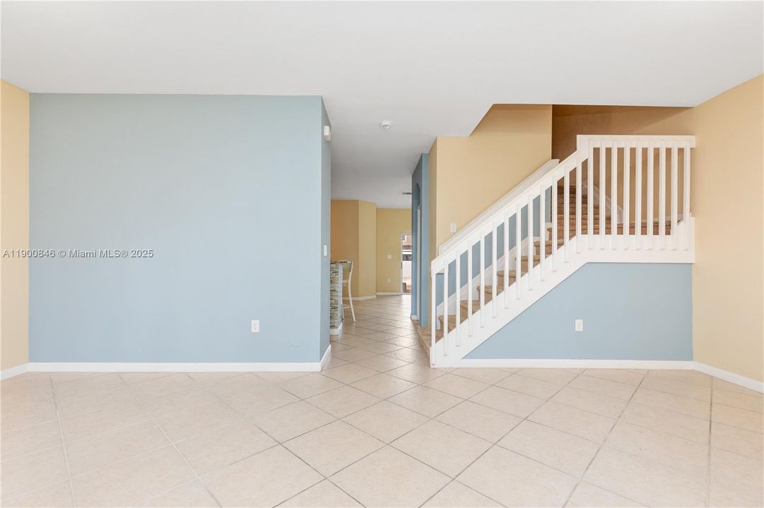 Active With Contract: $350,000 (3 beds, 2 baths, 1580 Square Feet)