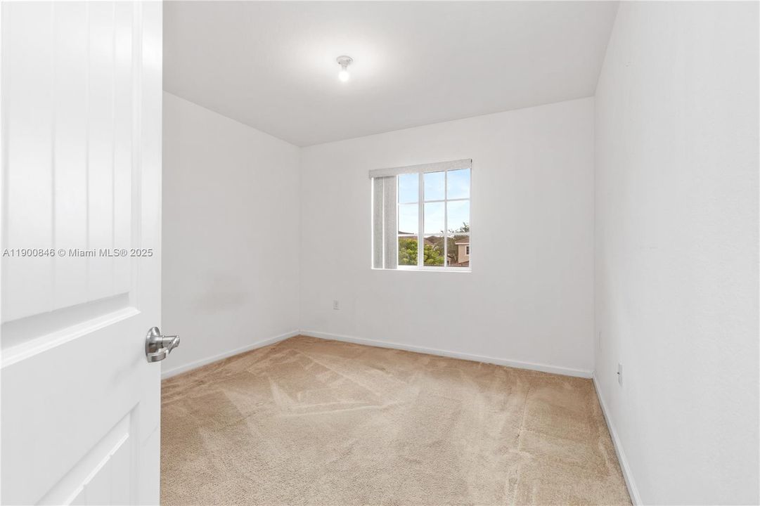 Active With Contract: $350,000 (3 beds, 2 baths, 1580 Square Feet)