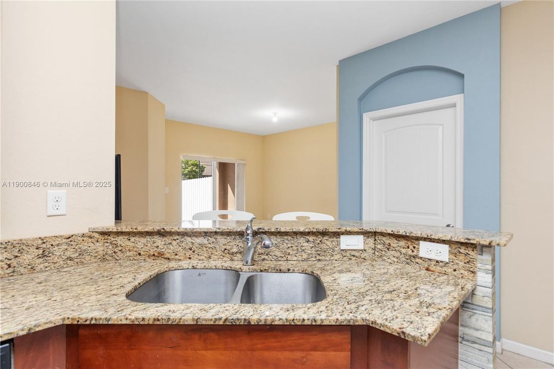 Active With Contract: $350,000 (3 beds, 2 baths, 1580 Square Feet)