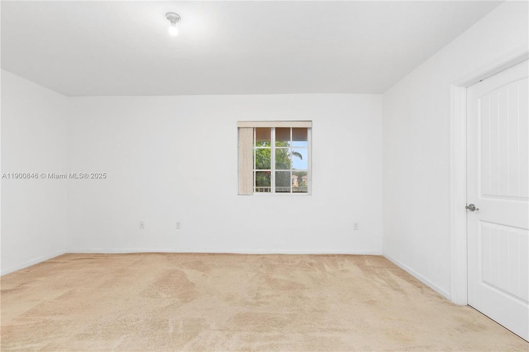 Active With Contract: $350,000 (3 beds, 2 baths, 1580 Square Feet)